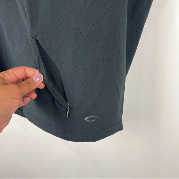 NEW Oakley High Tides Woven Sleeveless Hooded Work Out PerformanceTop Size XS - Picture 4 of 10